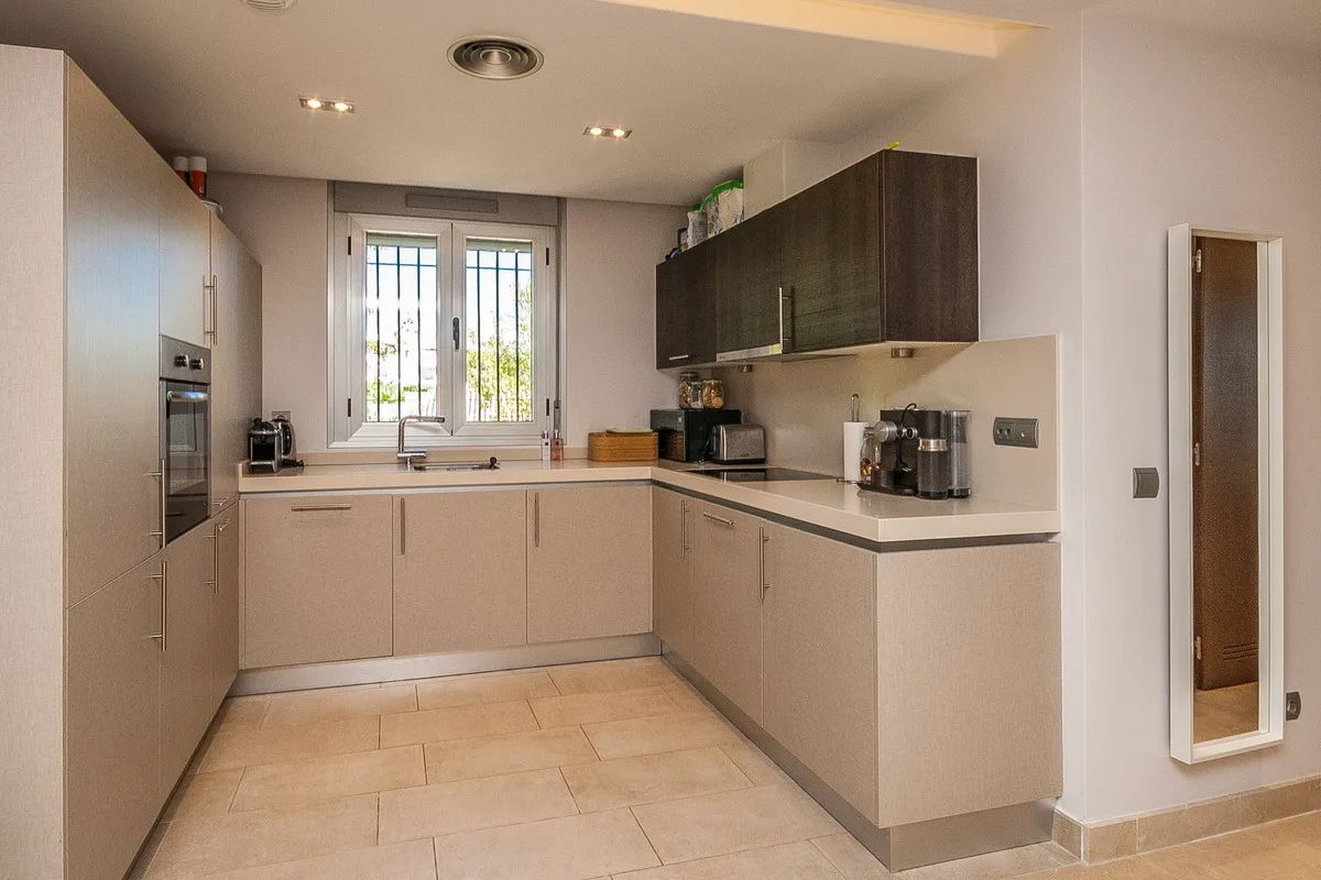 07dd8d03-a2a1-48f2-8093-c6cce4b507d8