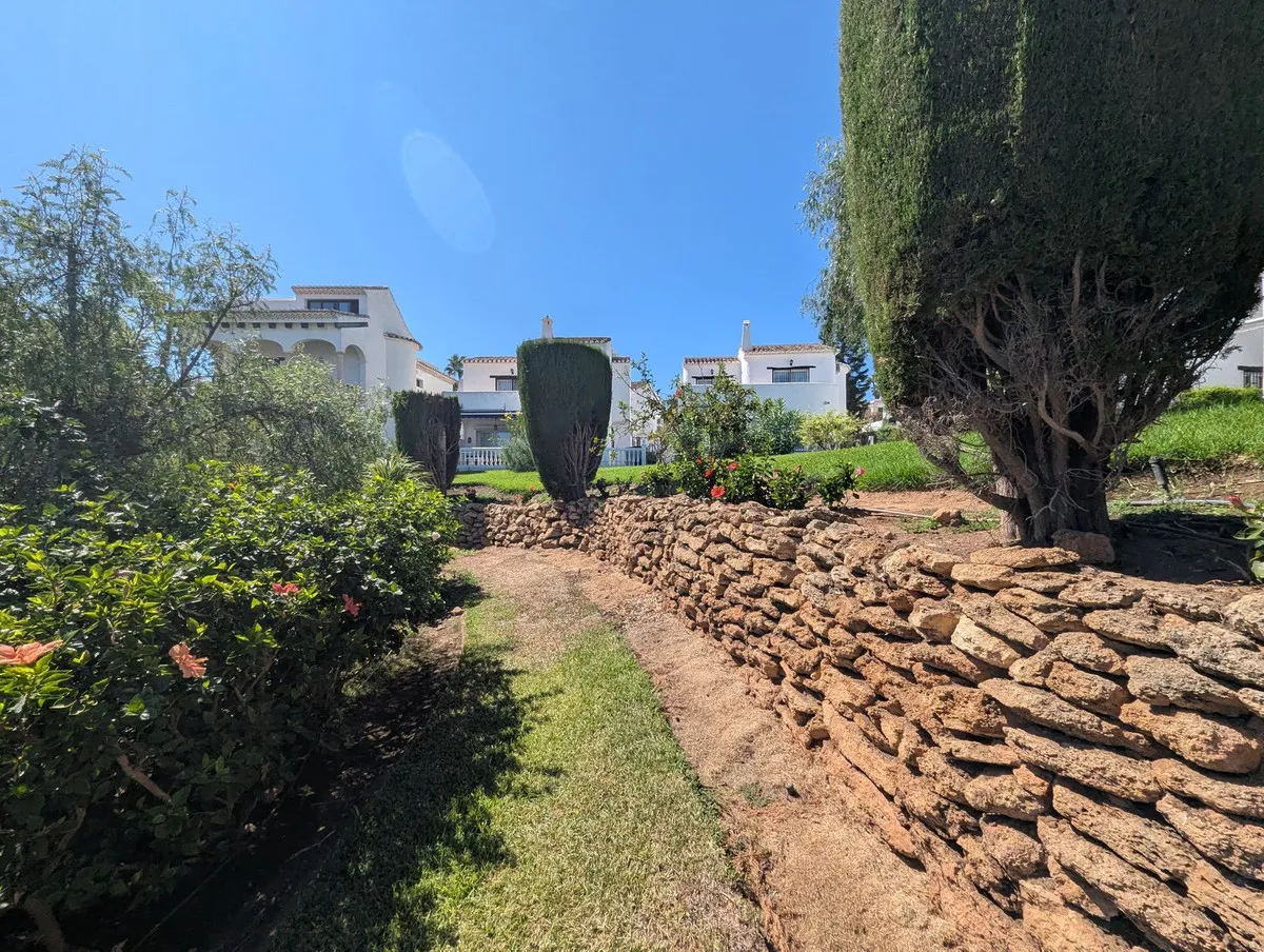 5e0b219b-7989-47f4-9b04-f63fbe7d8b2e