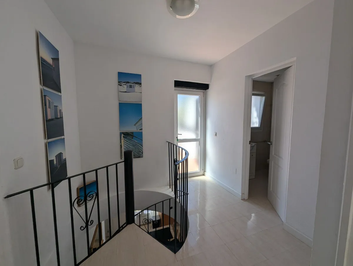 db0bbd9d-949b-46a2-8ce0-c9a189e5751f