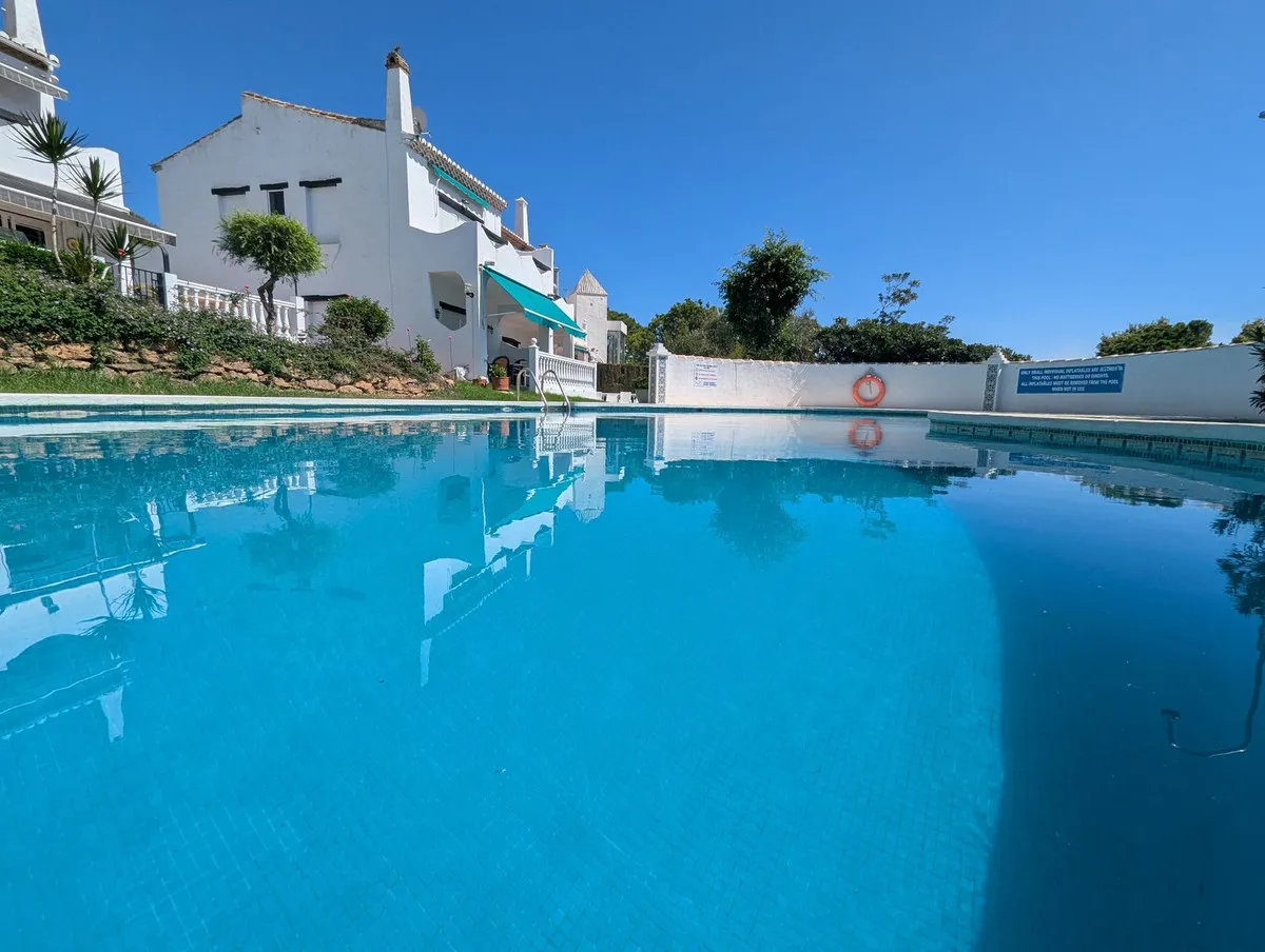 ef9c5225-819f-403b-8c80-240d2cf93163