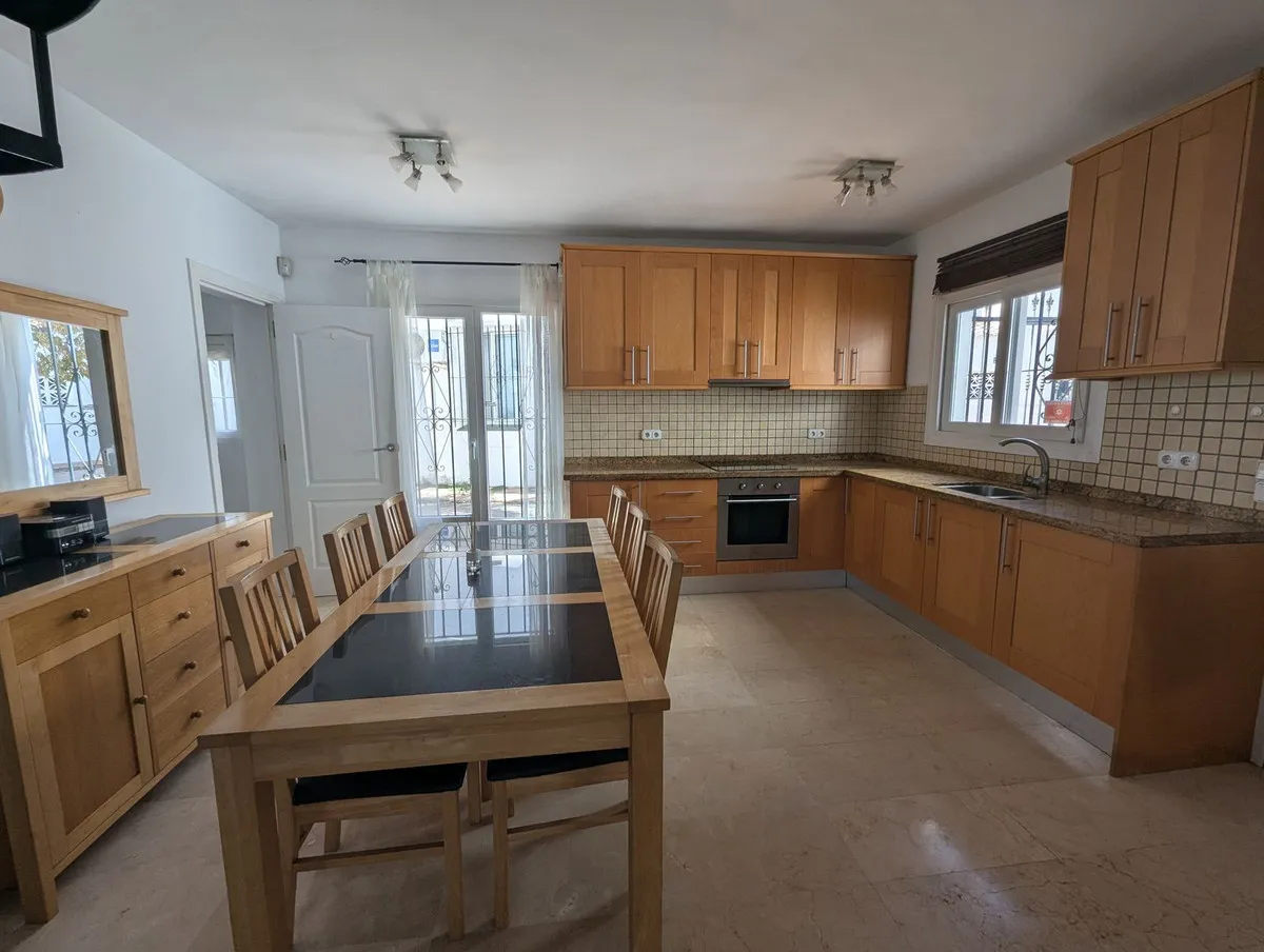 fe485b1a-4e66-44a4-bc99-0c026bec412b