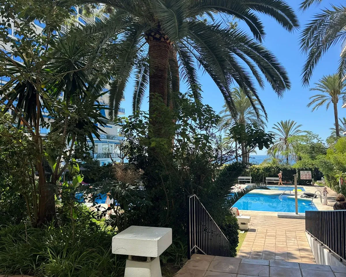 e7015b78-3cb2-42cd-8380-24e835ffe855