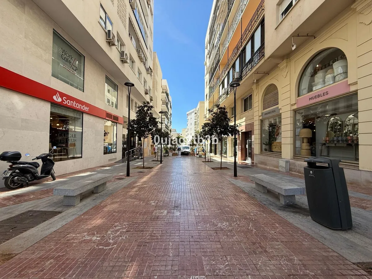 8c1c7a76-6059-40af-a67c-d336f798cb5e