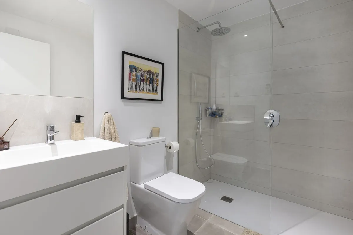 010f81e3-e14d-4819-a0e9-7e5124d9453b