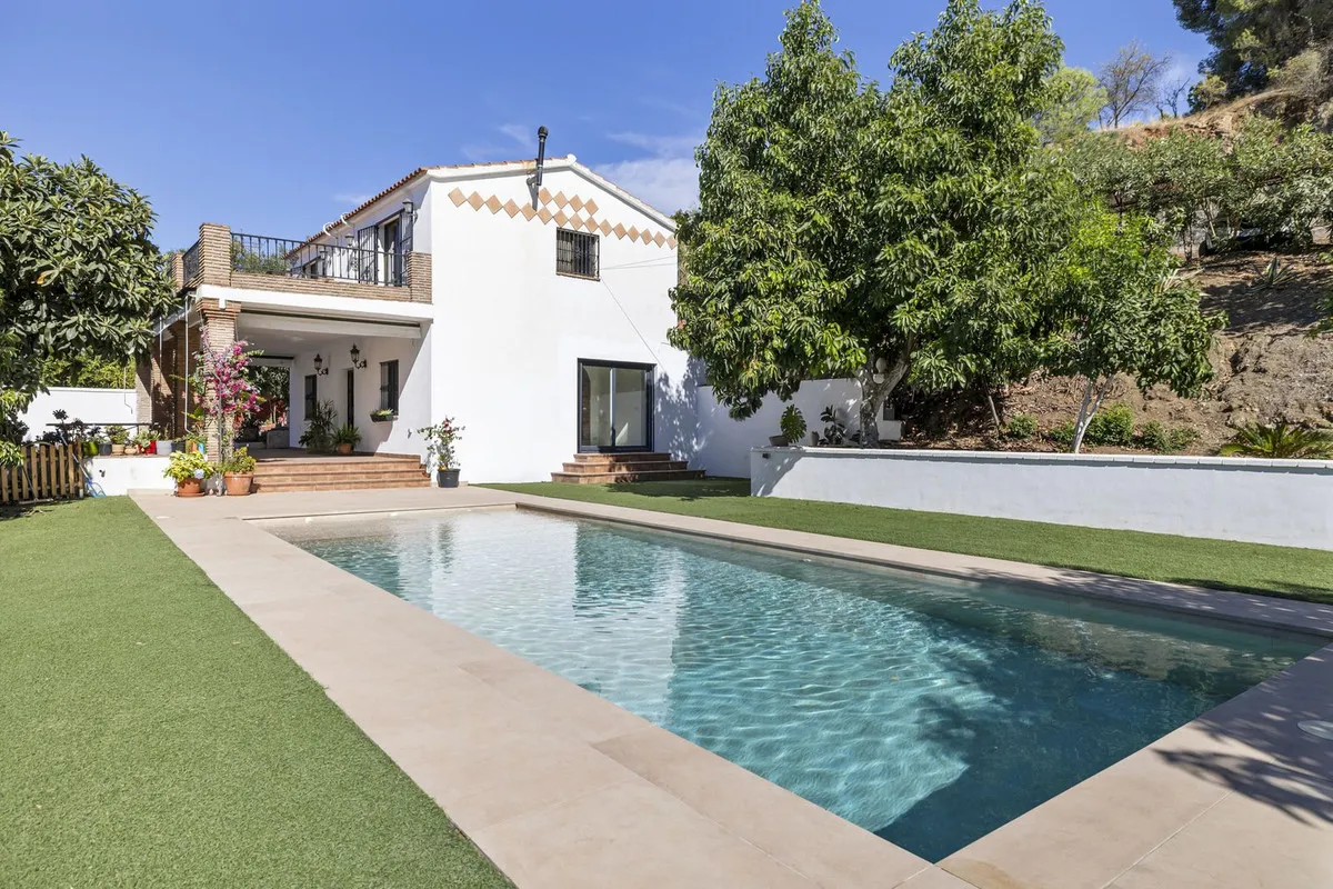 8370f57a-f7f8-4b65-805e-08e8826a525d