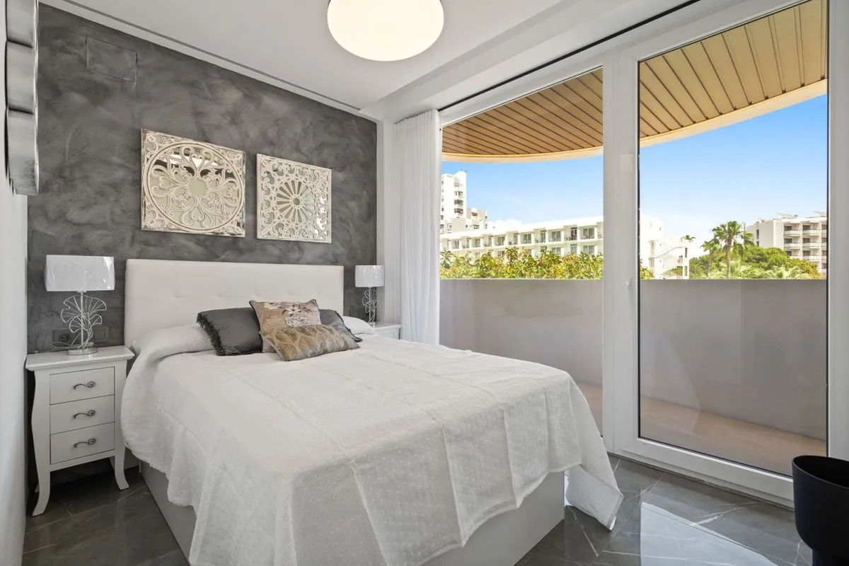 569f2da2-8a4a-468d-bd07-63d406775577