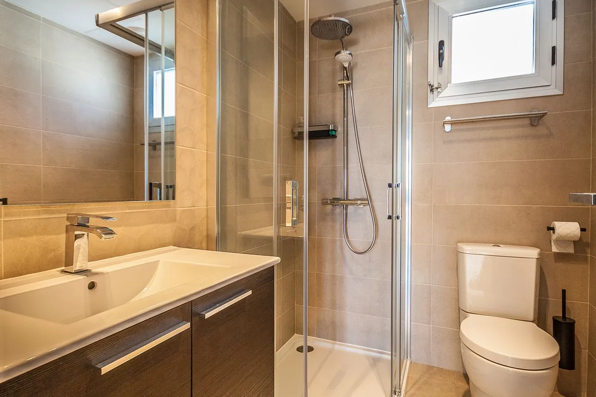 e155496a-5afe-4cc0-b21f-367043257a8b