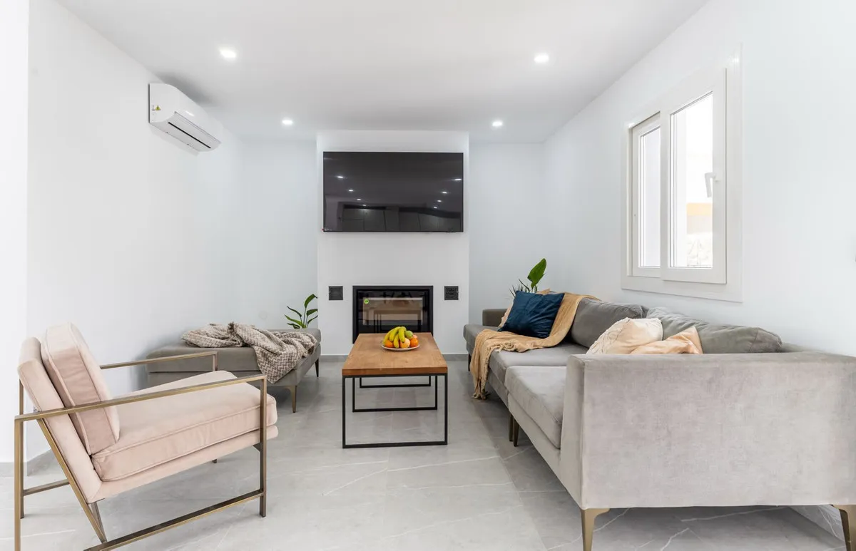 2078f9d6-a339-4e20-b233-48f4cedee4c3