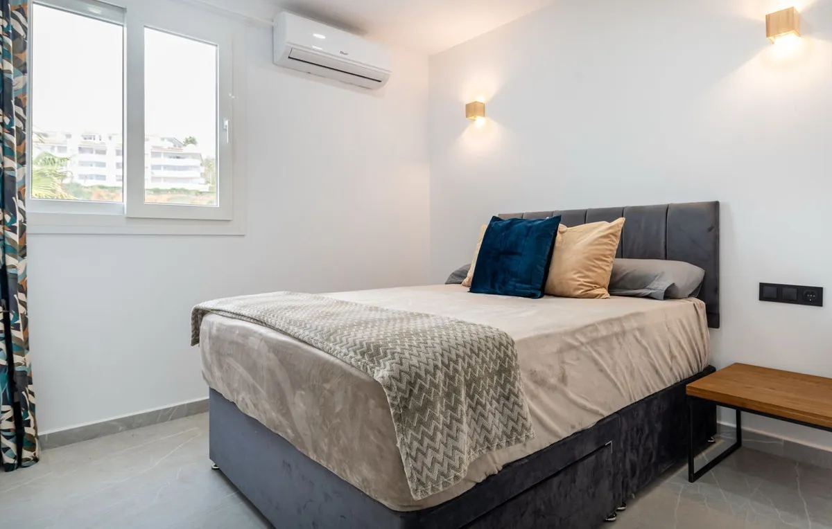 41a93e48-01e9-4729-96be-22c162a317bb