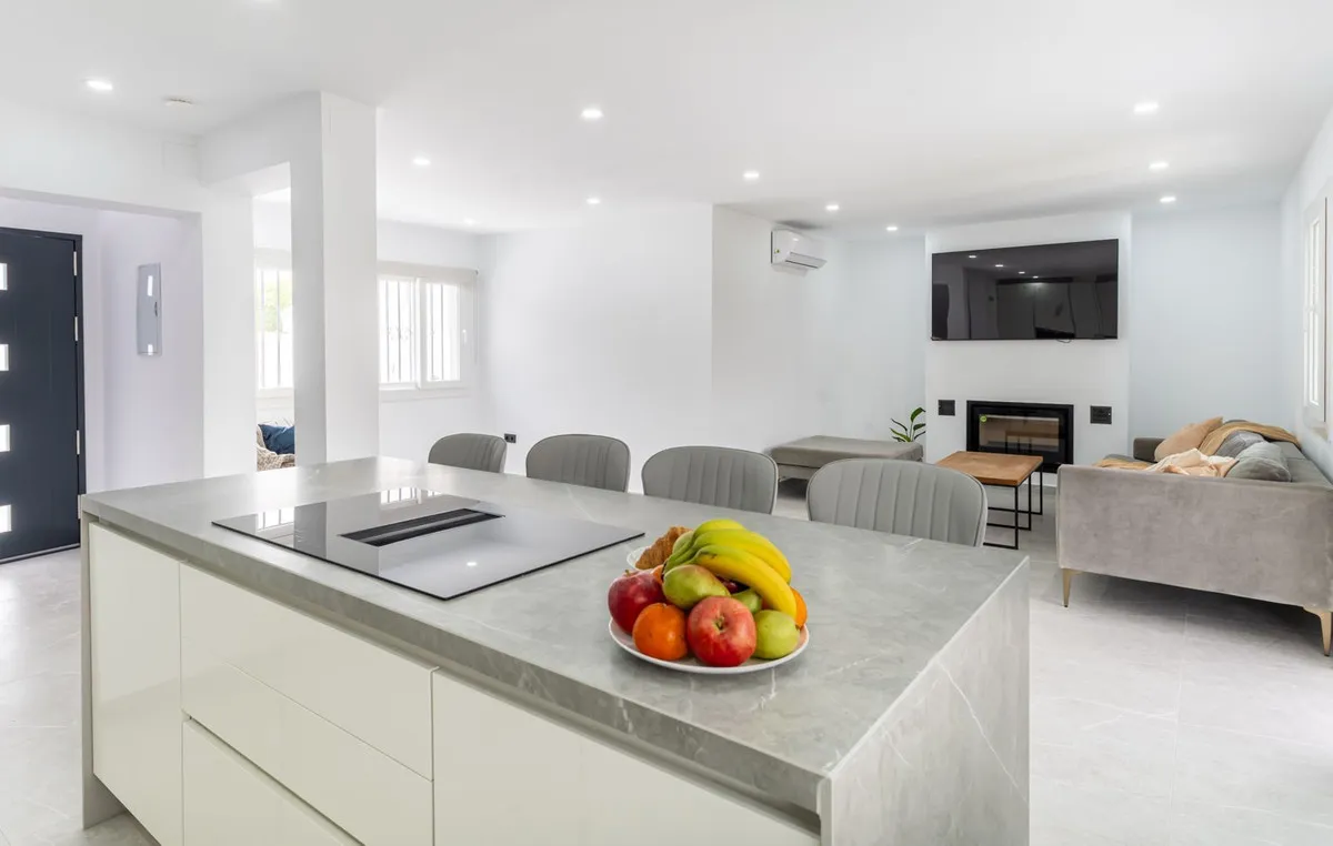 e81c9e52-d950-4f1f-9a62-0eeedfa18217