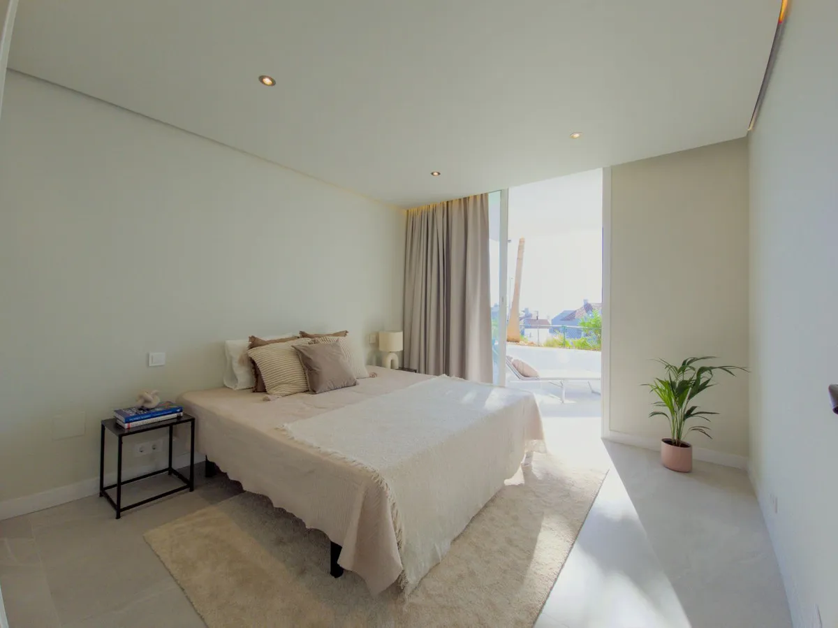 efdb9d2b-49bf-493e-be31-7bcf5465f0d7