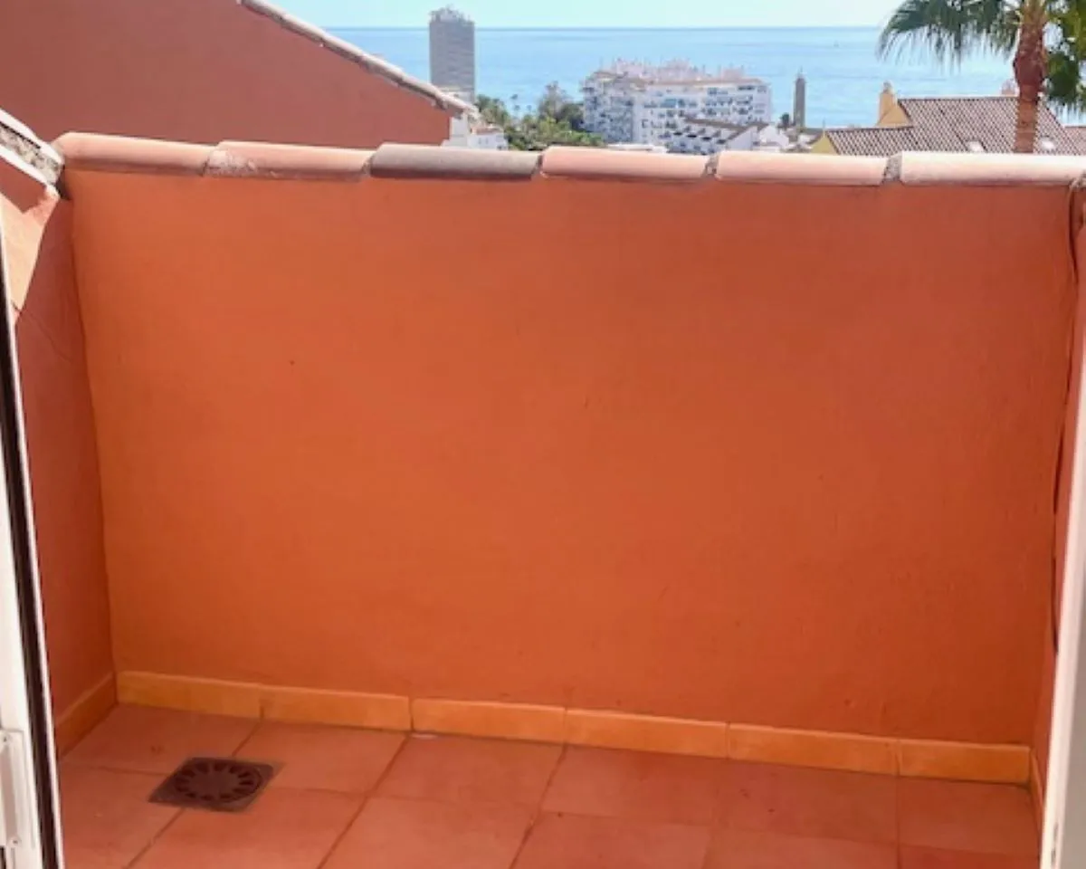 aaf8d3af-0e38-4525-8806-29c3c06b0182