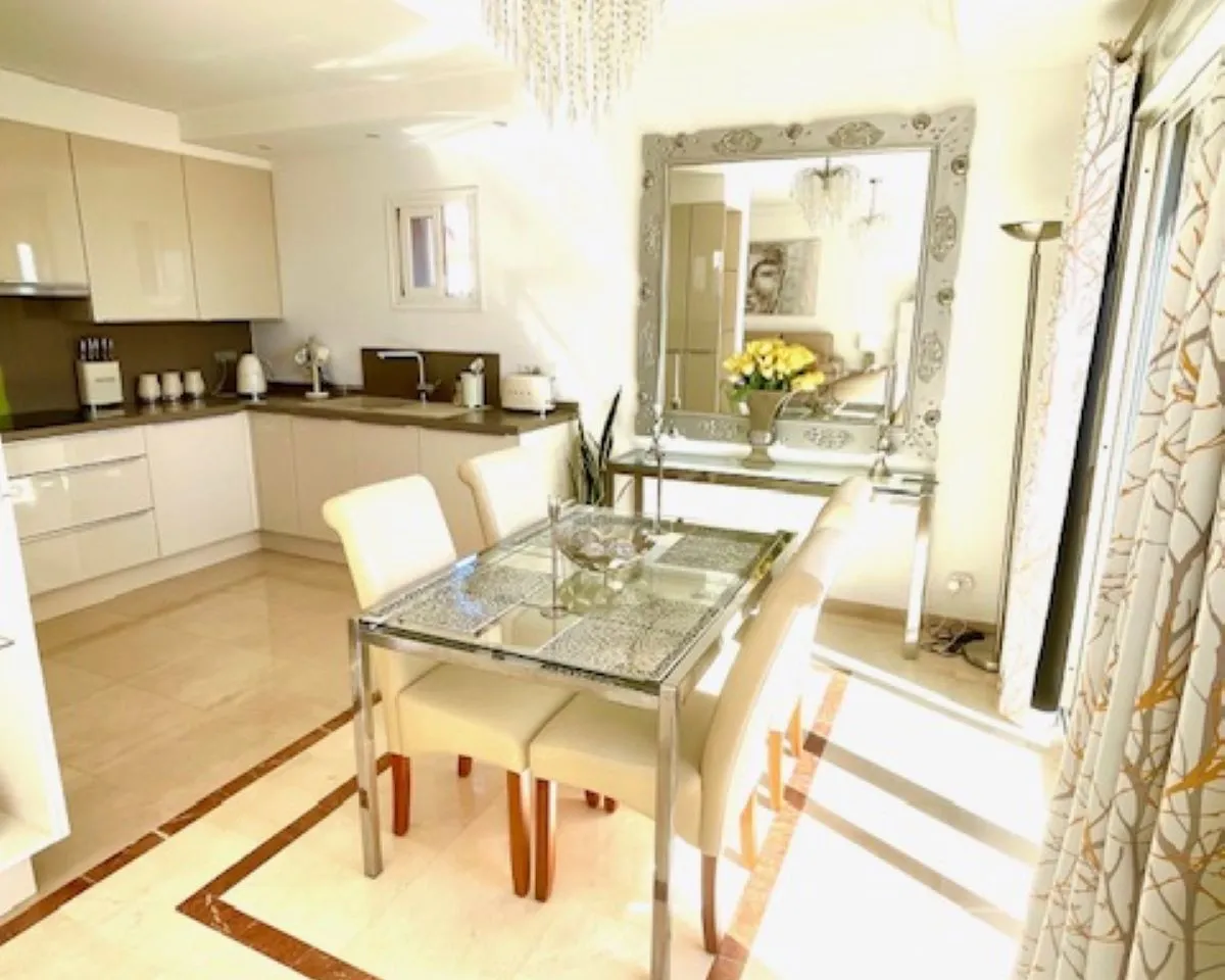 b6e30e29-519a-410b-badc-6f987330b2c2