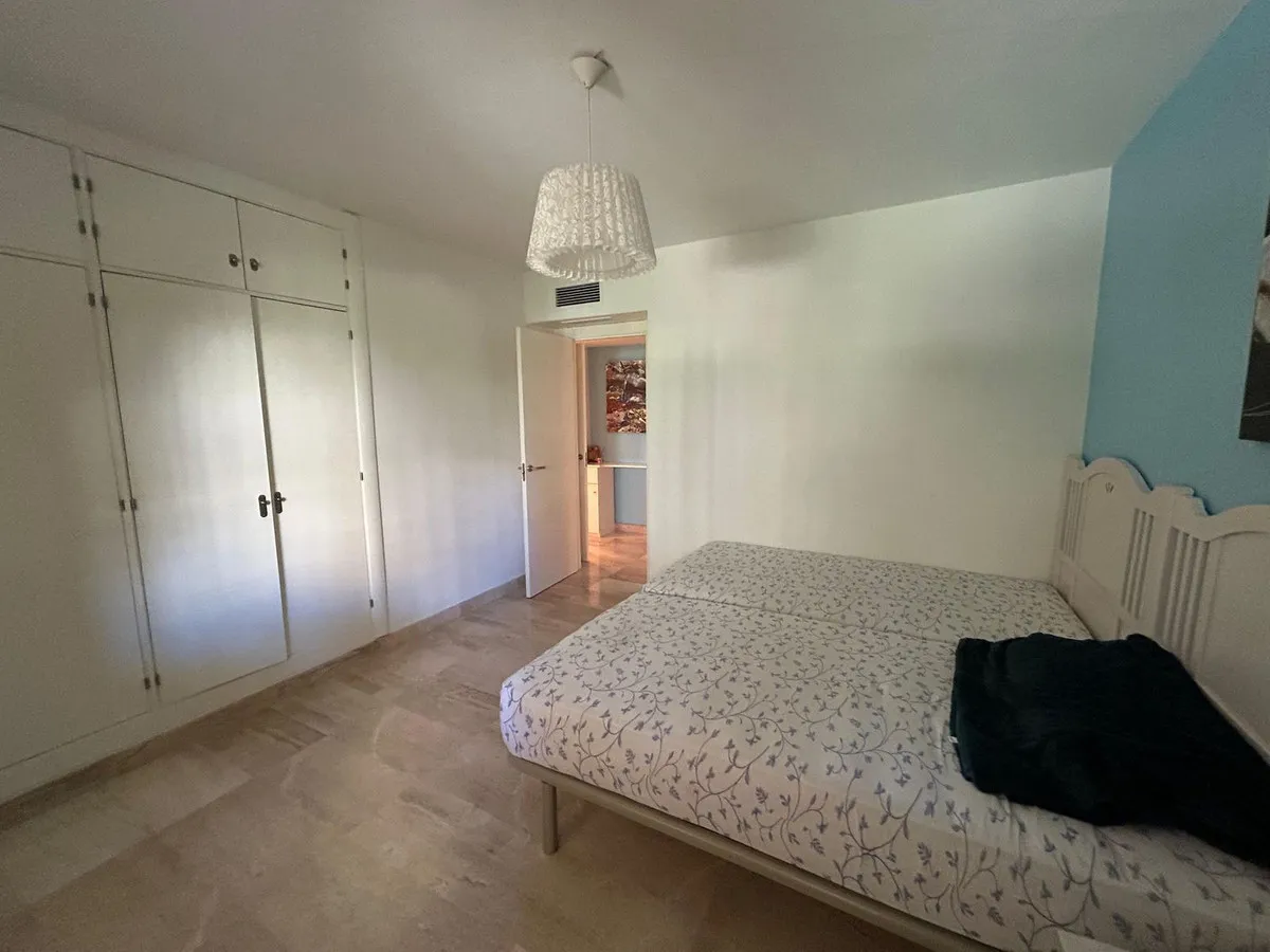 196ce089-a728-48ed-a819-ab6deb034a31