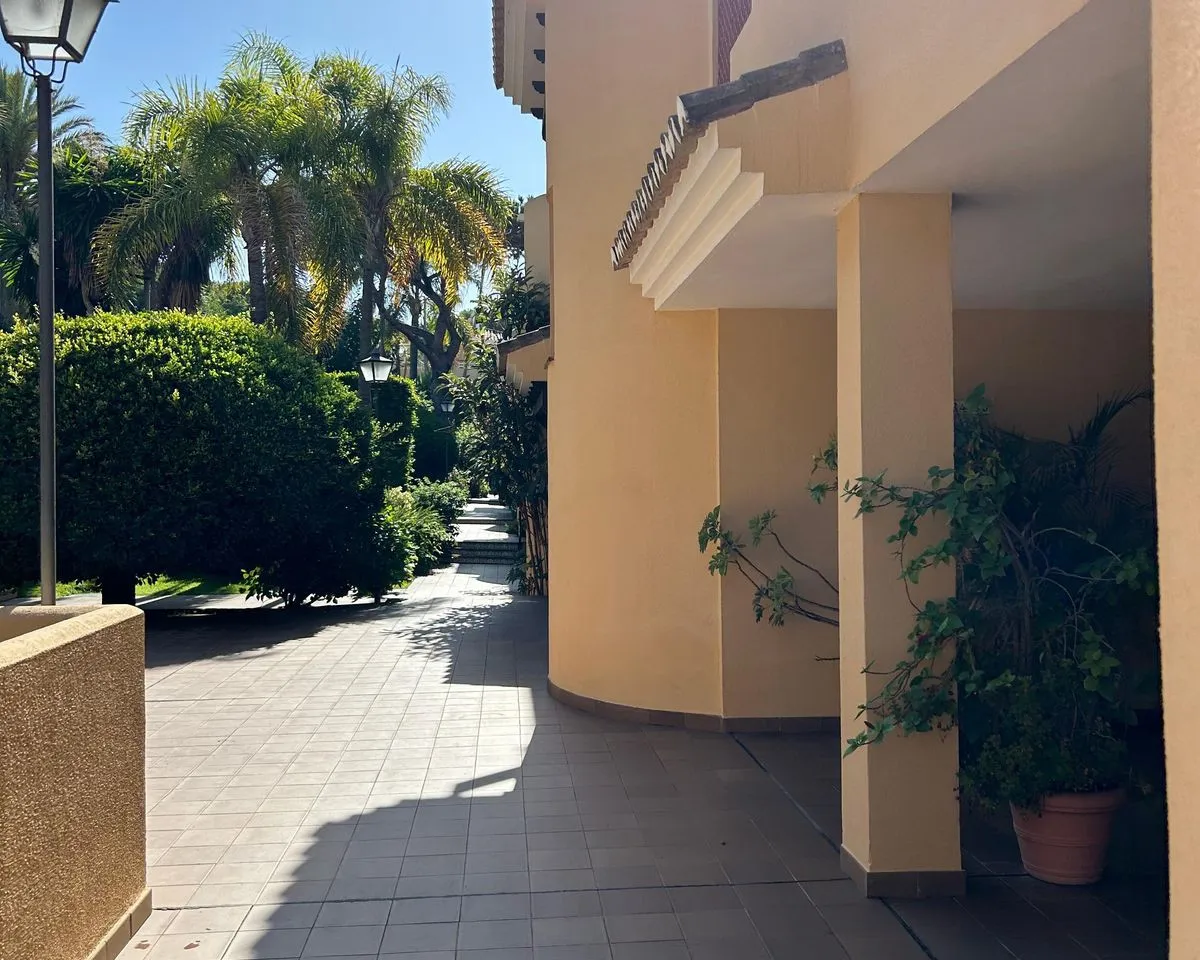 96f17f1d-8238-4a3b-b206-605ec1e6c88c