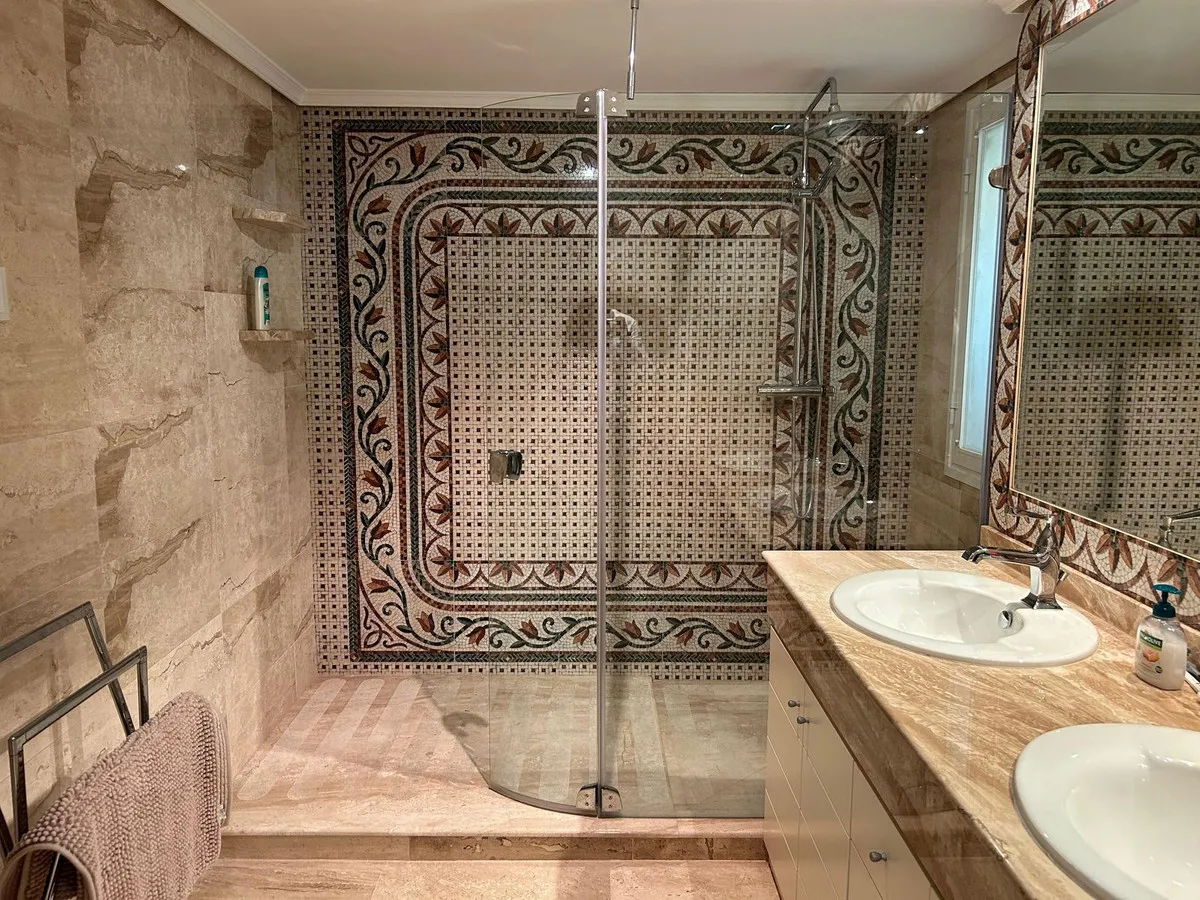 b7a94a49-da2b-4b25-ad88-15dc1fc3d28c