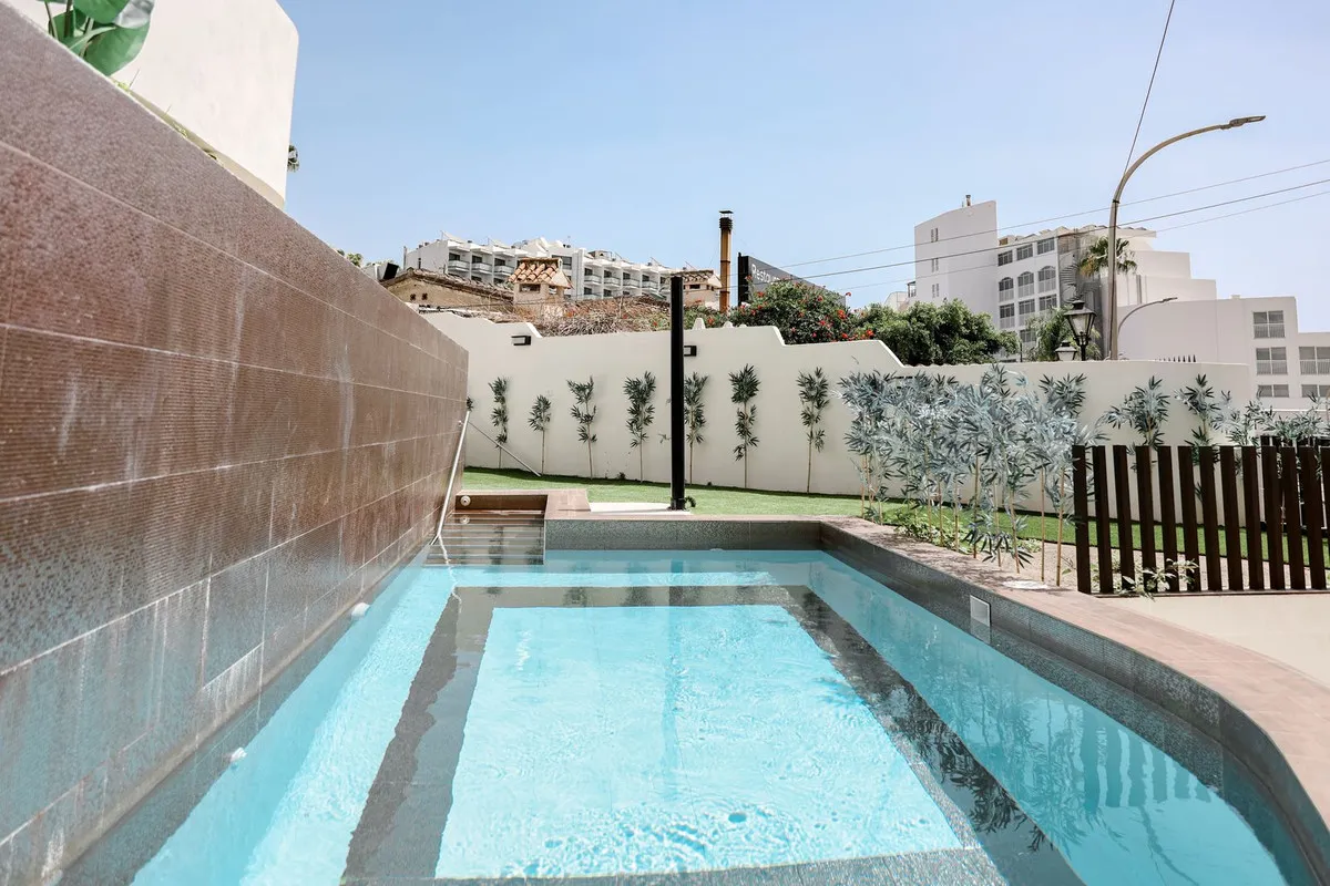 4ee355b8-c28d-4d5e-baf0-7e2beb9e8589