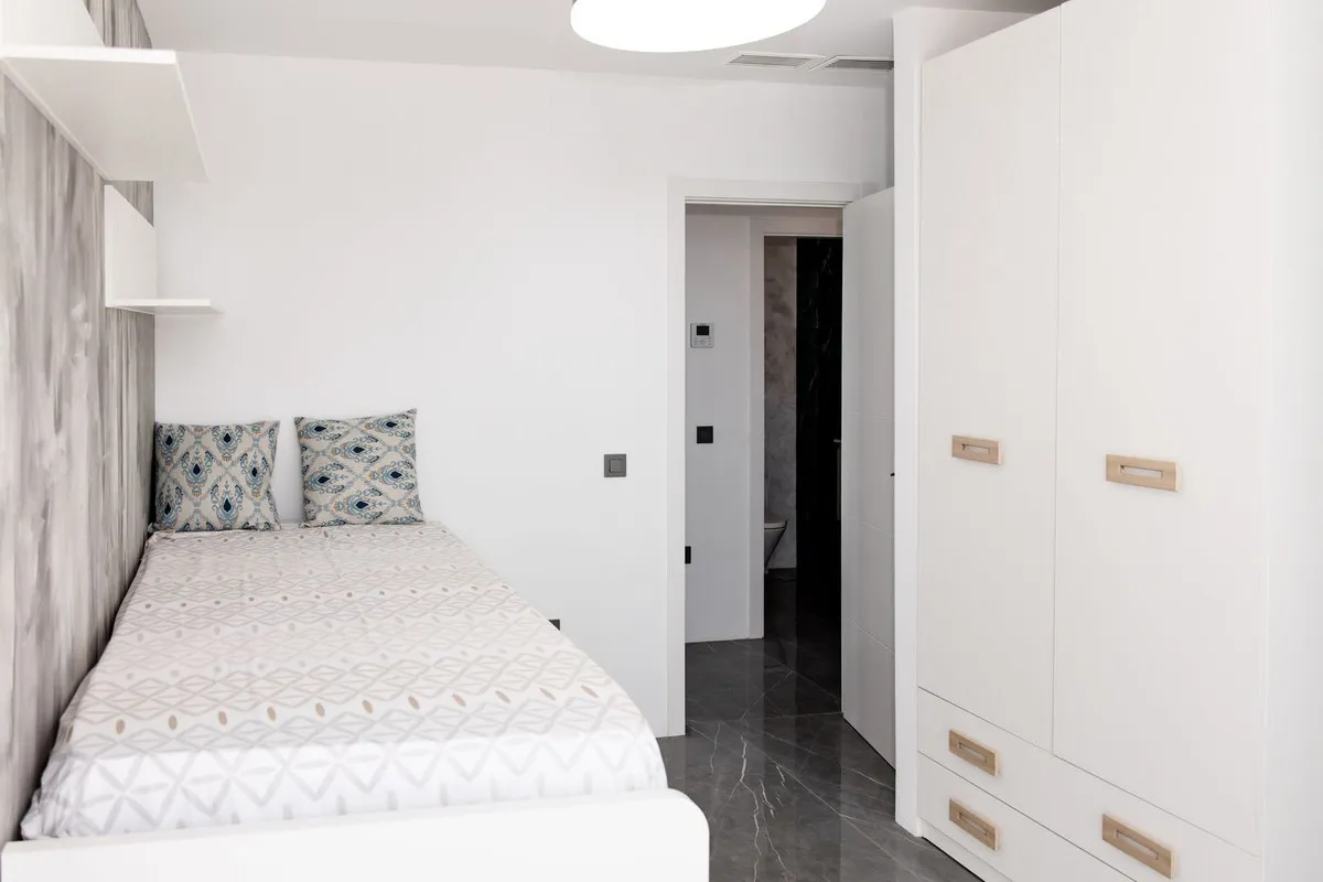 805ea423-e36e-4473-ba32-a33a7e603653