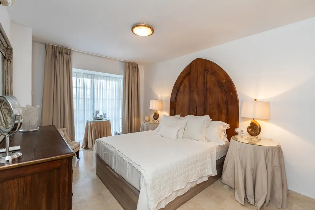 54ec72c7-5a72-4f1d-89c4-d018a4aef08c