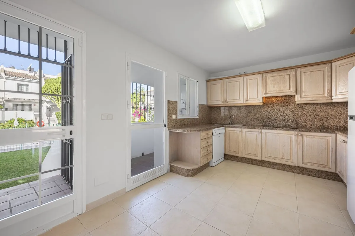 21674fe9-cf61-4dad-8a54-76aa0a40b122