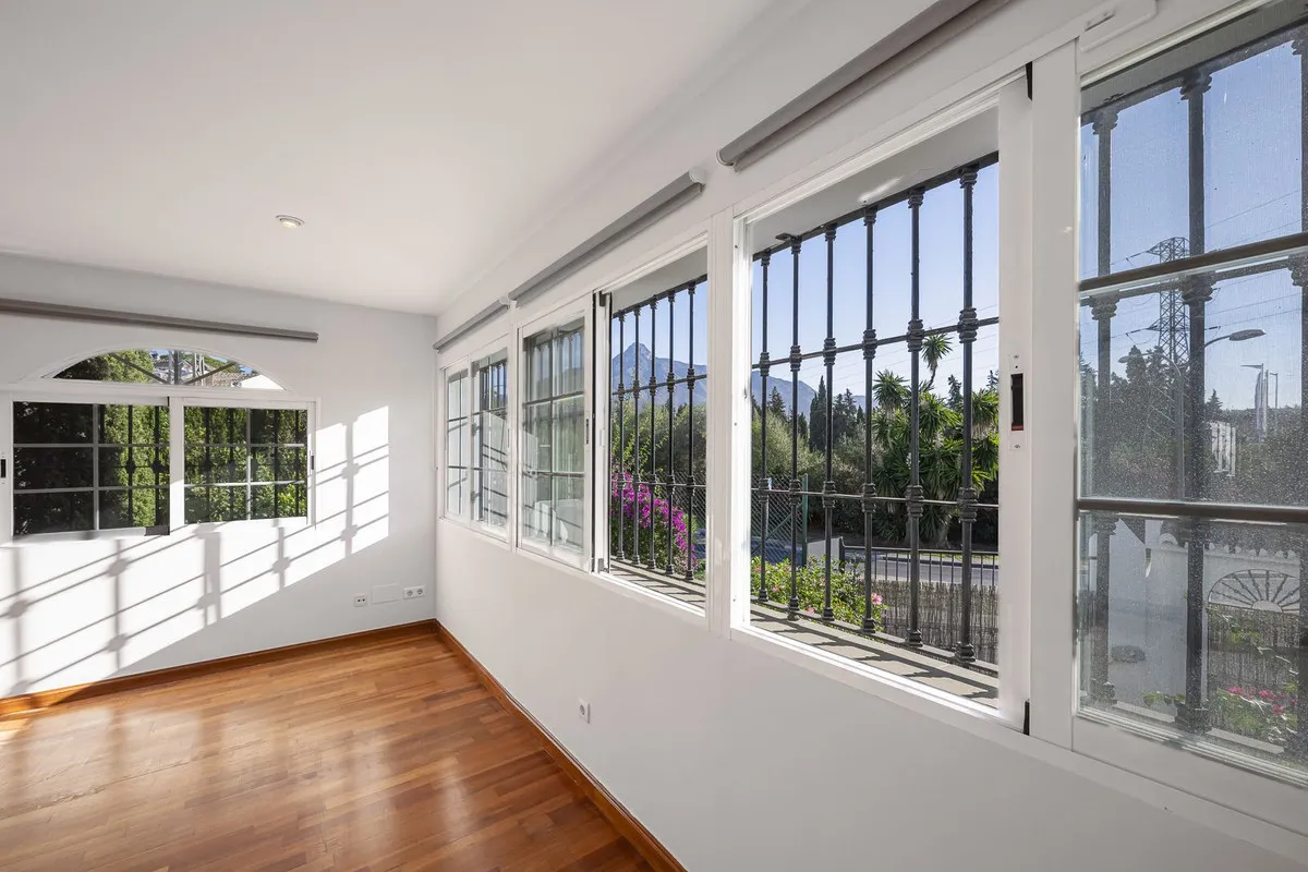 4d42e6b9-7c04-4a3b-a8b7-3a0ef67394fc