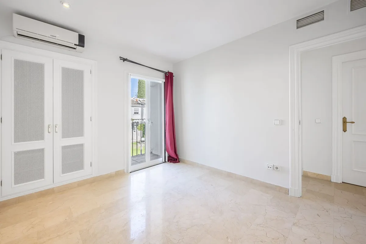 ab3ca2c4-0a58-494f-affd-056479e0e40a