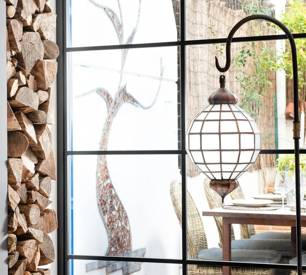 933b2ad4-12d0-49d1-8178-e21b595e2f5c