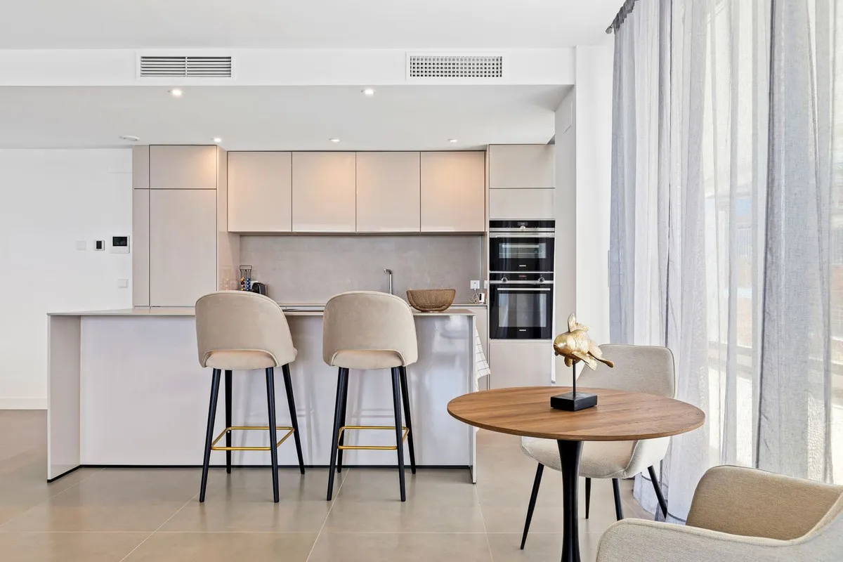 7ffb970d-827f-4bfb-a751-b584fad95dde