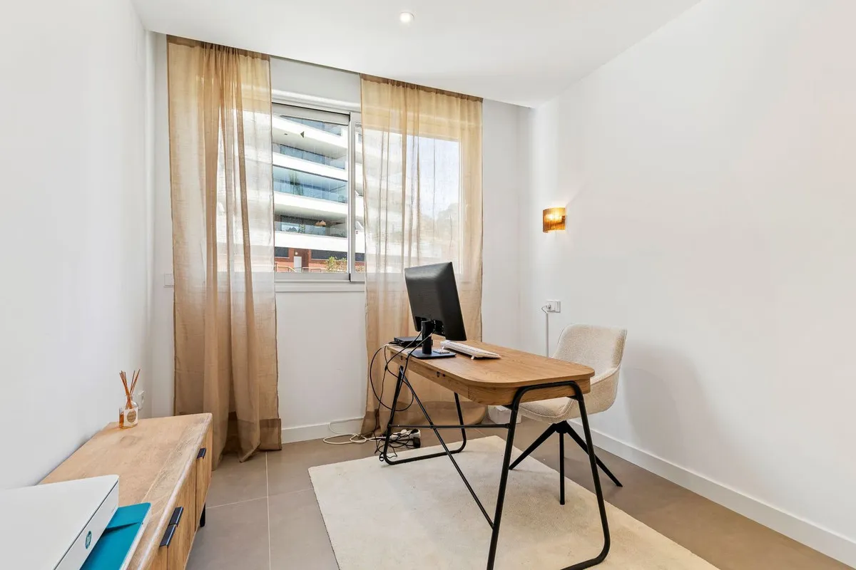 8aaf1c42-e427-41d7-bfe1-501a72f53747