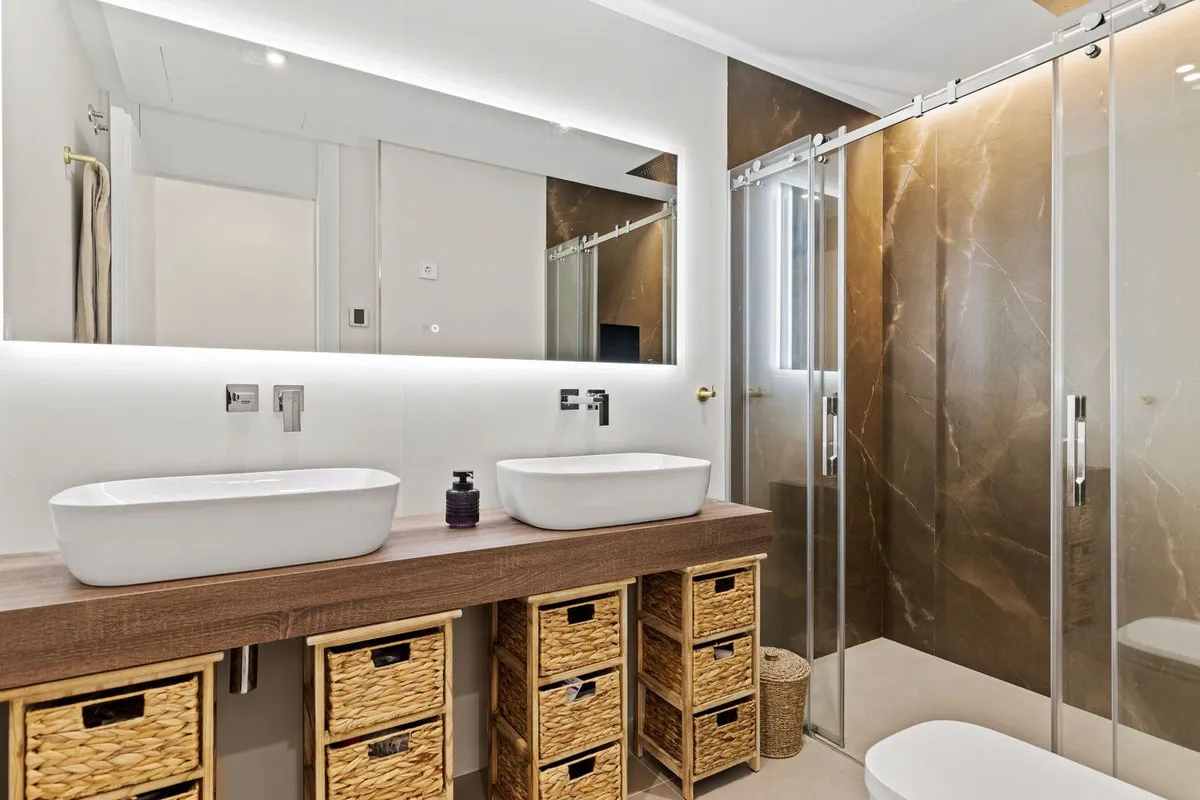 afd6994c-1ae2-497d-9a32-f82d14bccfff