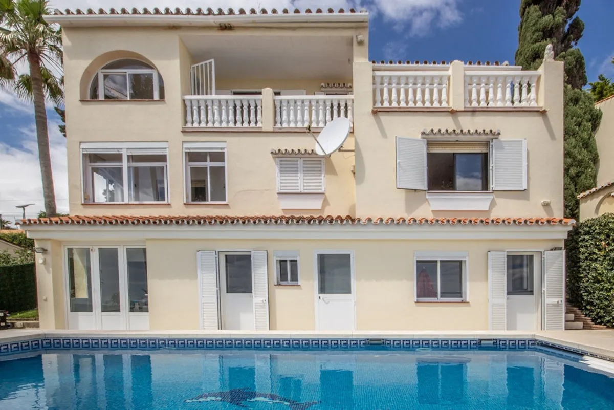 af66e927-9f5b-49f1-8e51-c63e811cd68e