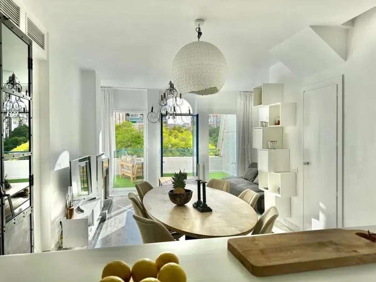 7dc090f2-f3b9-48fa-a7e3-8f7f85a095c9