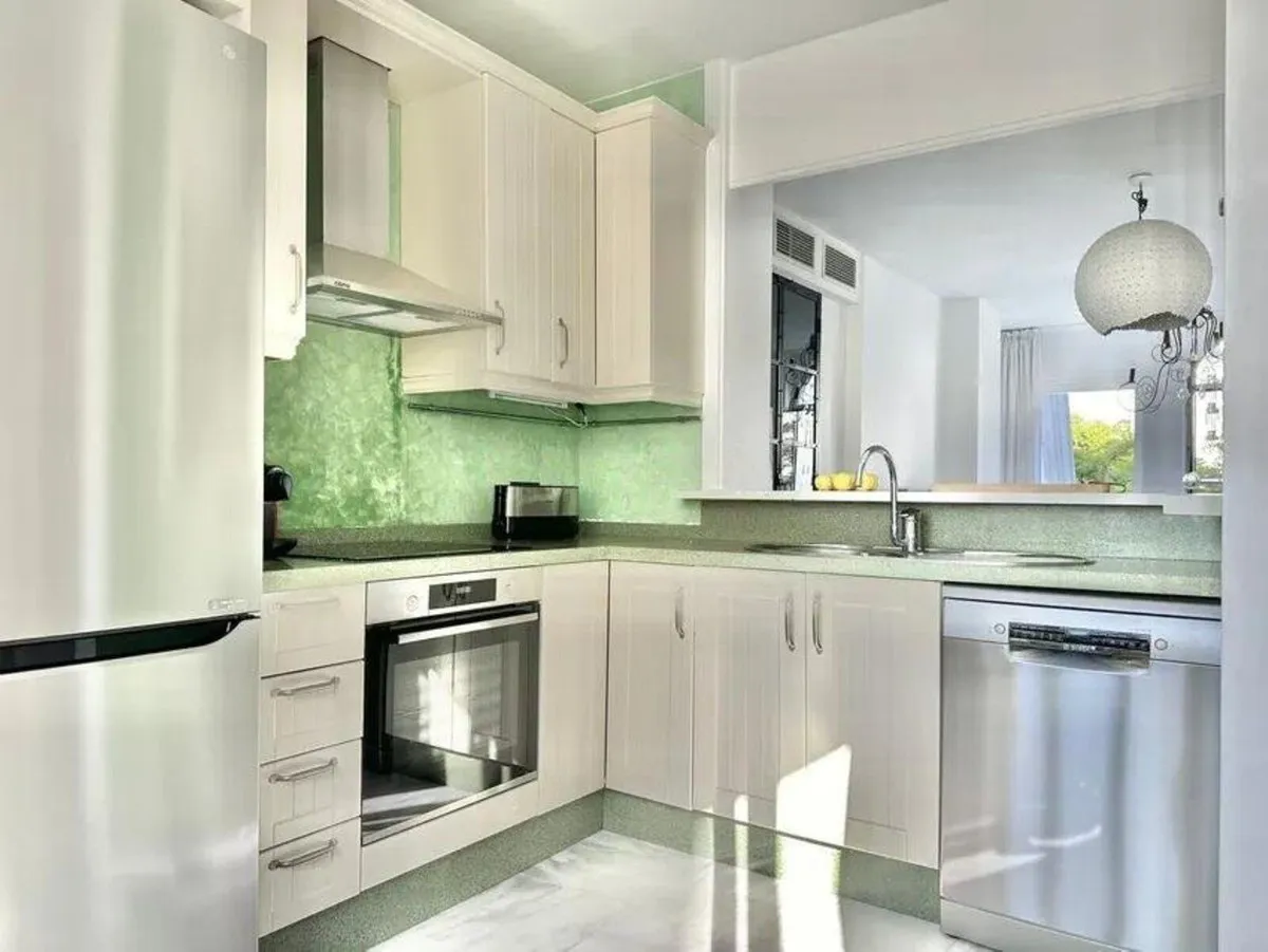 c0dc1ad7-5295-44e7-9b30-976acdb0ecba