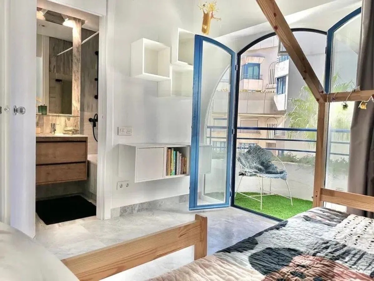 c1e7852d-4435-4c89-8d7f-7113f27a44c4