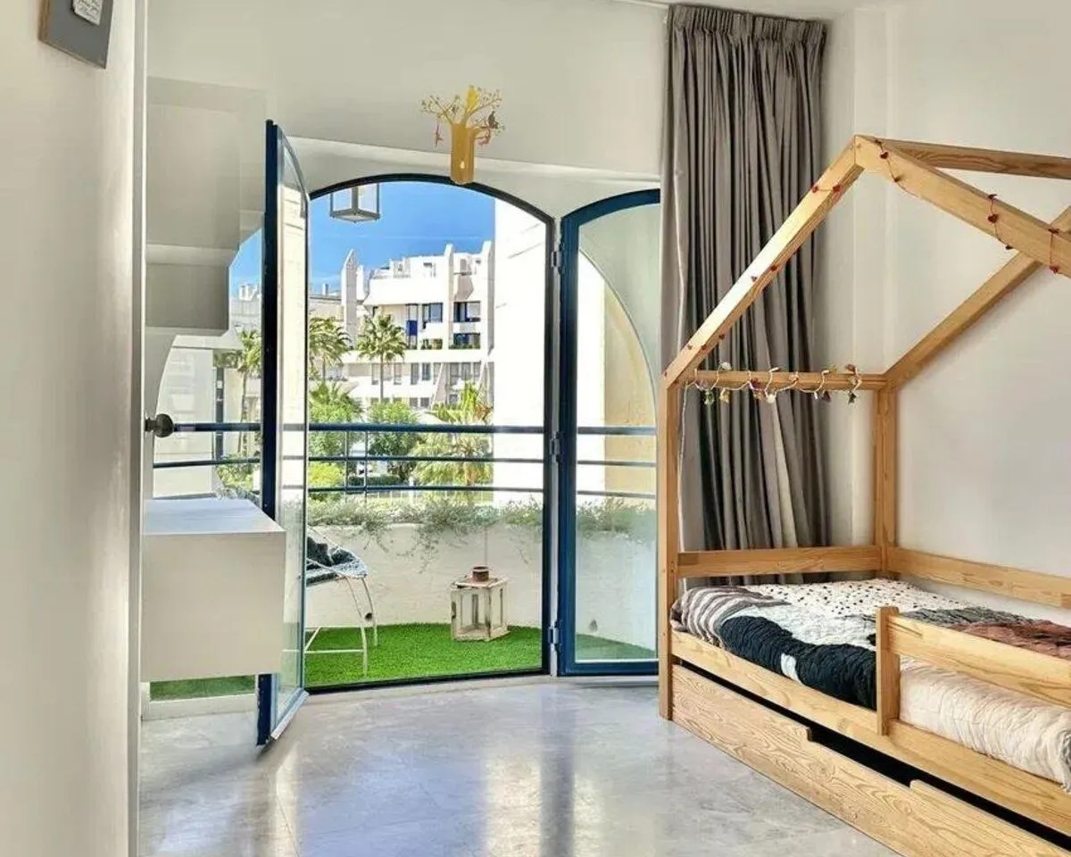 e289c7a8-c606-41c7-adbe-e1f049405073