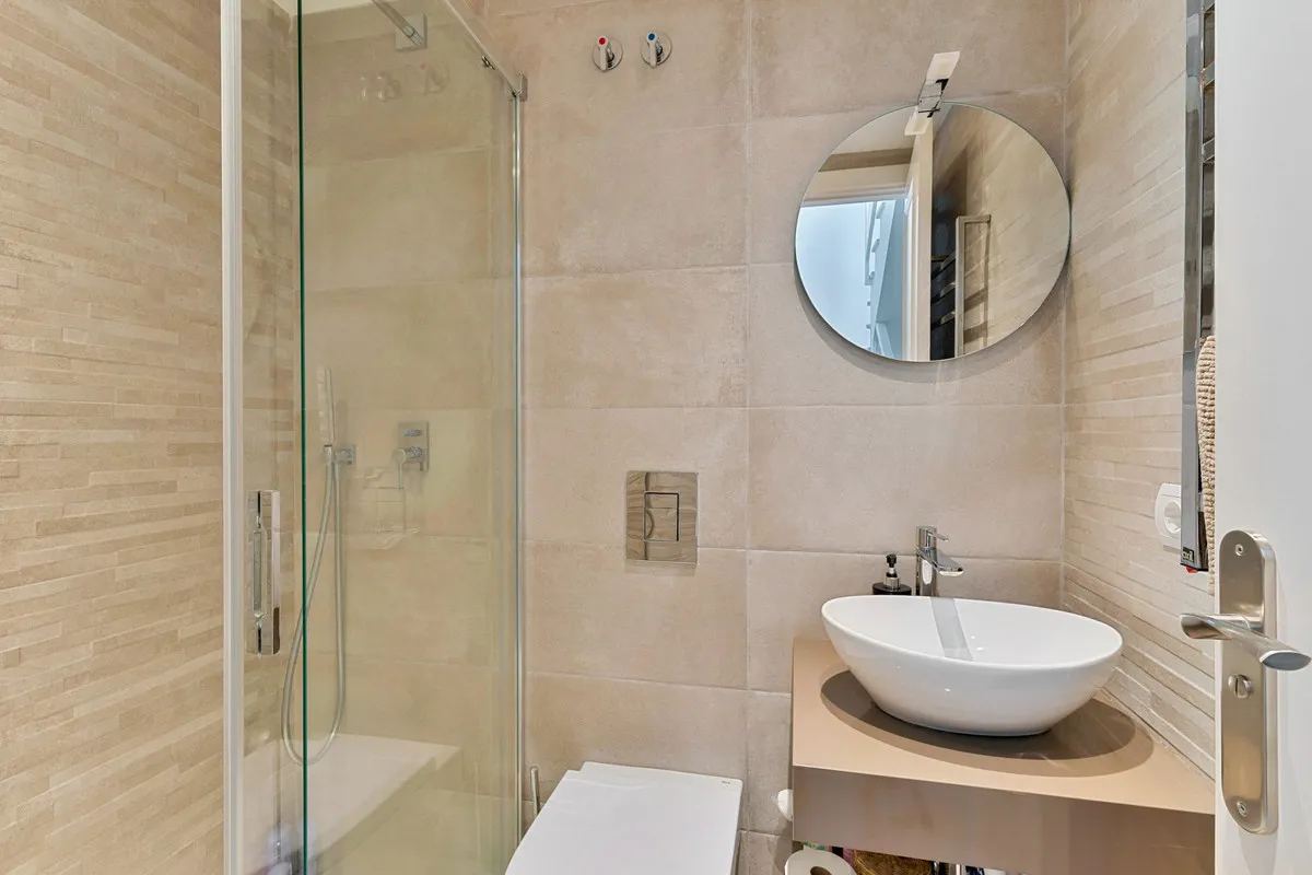 6a7b558a-365d-4bcc-bb05-320a767c56b2