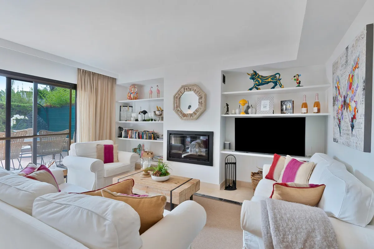 d93271f6-8041-441c-a5bf-8194ed5fccf6