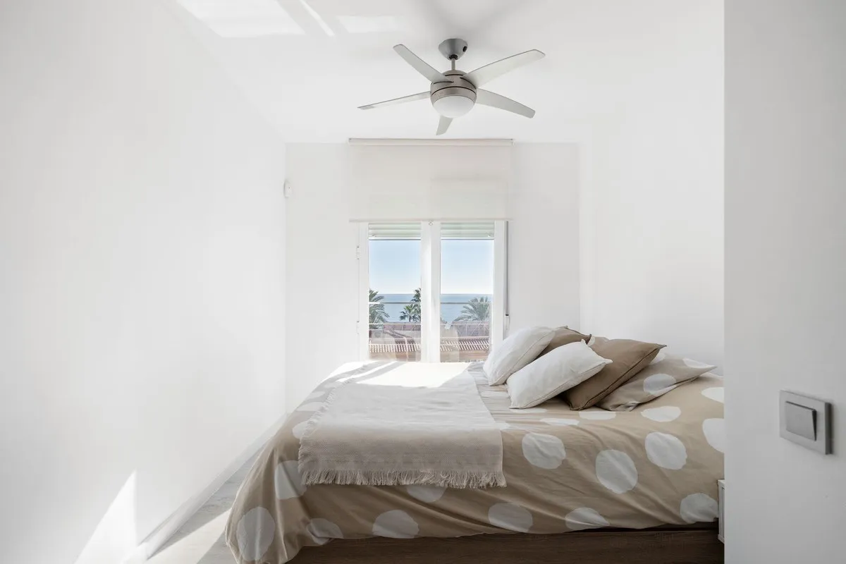 13a34371-0fe9-4a0d-a3f3-4efaa48c0eeb