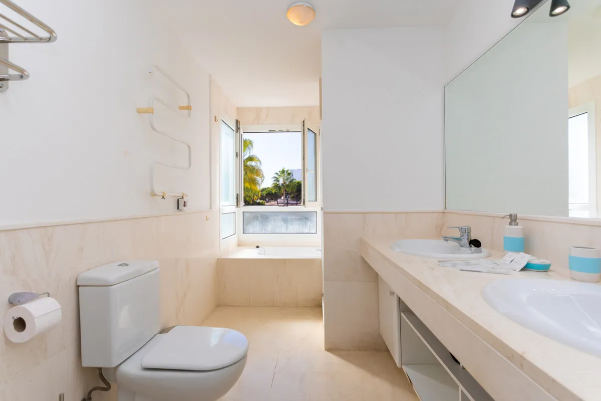 bac4c0e6-118c-401b-8246-47ead9dc5d89