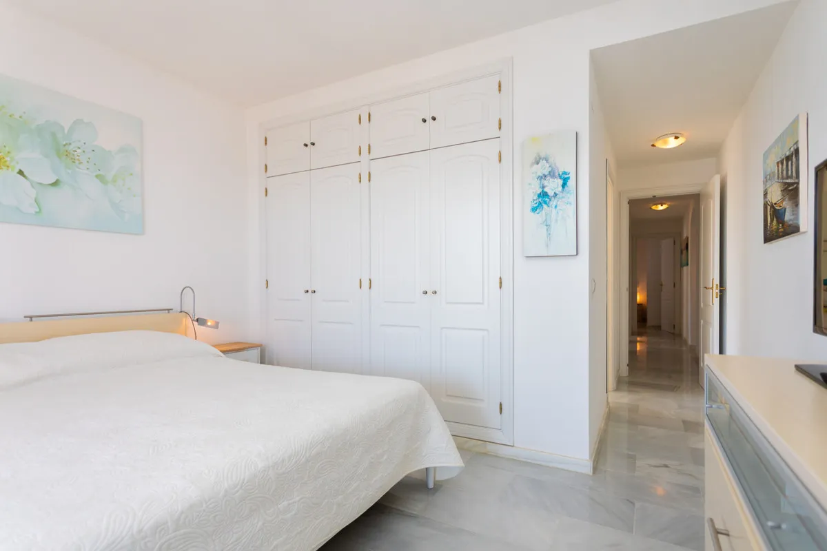 d17aba17-7de0-4310-98d7-66c81fb2e497