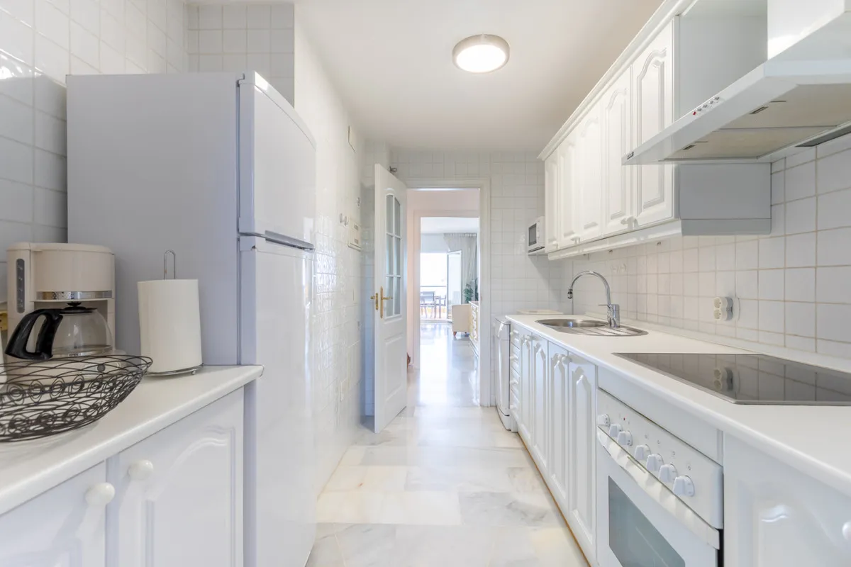 e2dd973d-6cc5-493c-b498-e9d9aabb1592