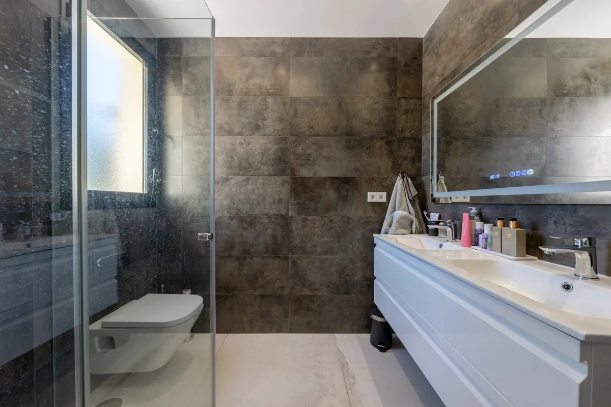 1cfa2bb4-0239-41cb-af63-2d36981ef356