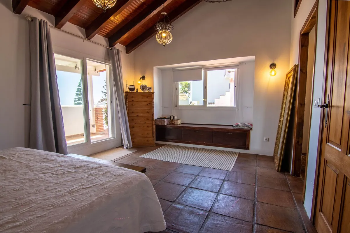 07d8d9f2-7930-489c-b4b3-8e975d8bc581