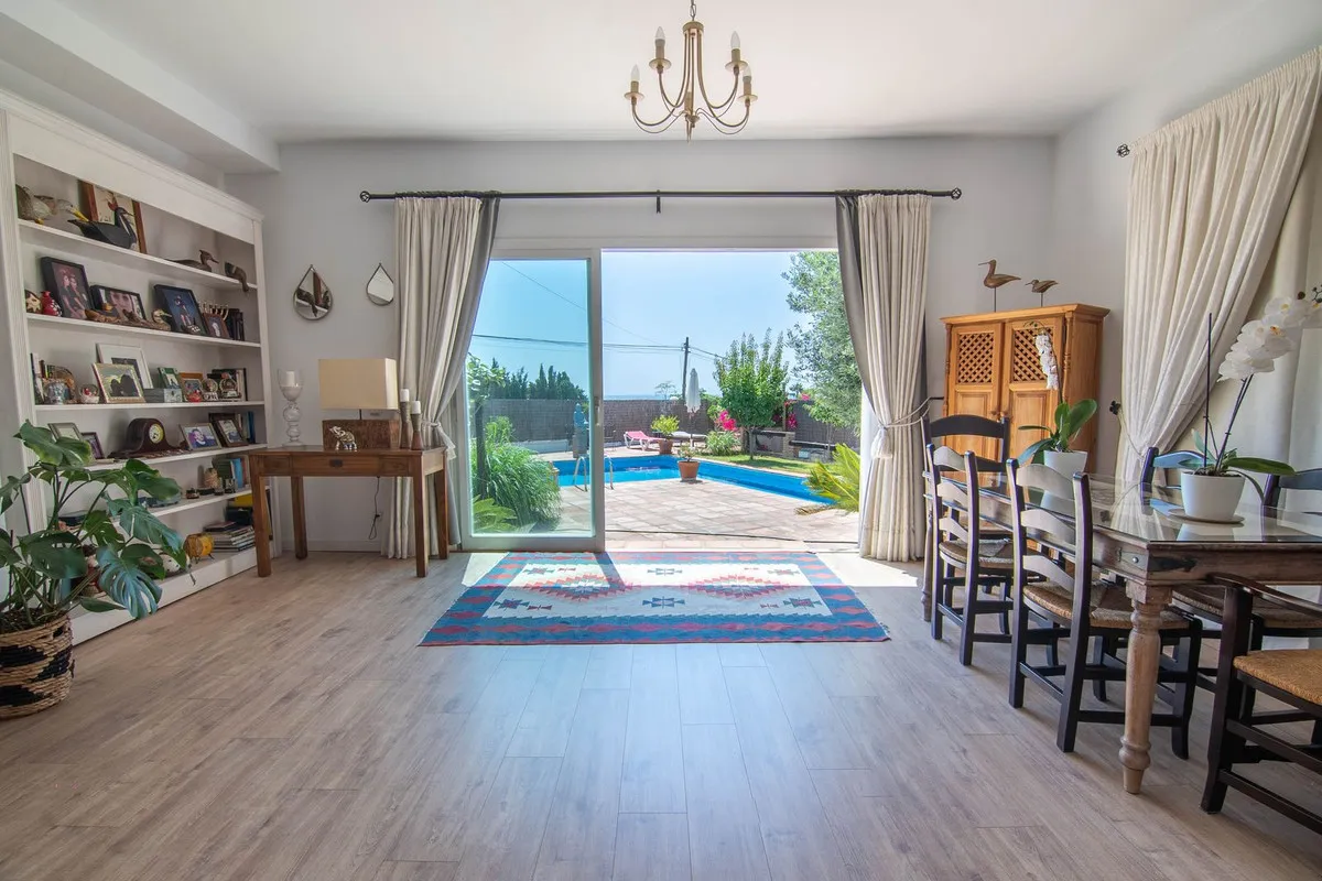 6a12eaca-9ed7-4ebe-a4f2-f84c7420463a