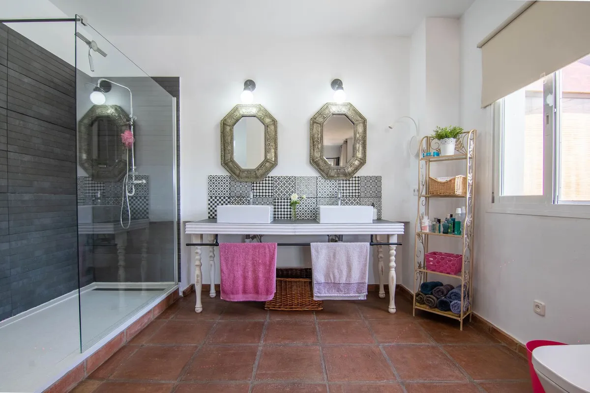 d1f14969-06a2-4c8a-9a3f-47a8ee2e2e83