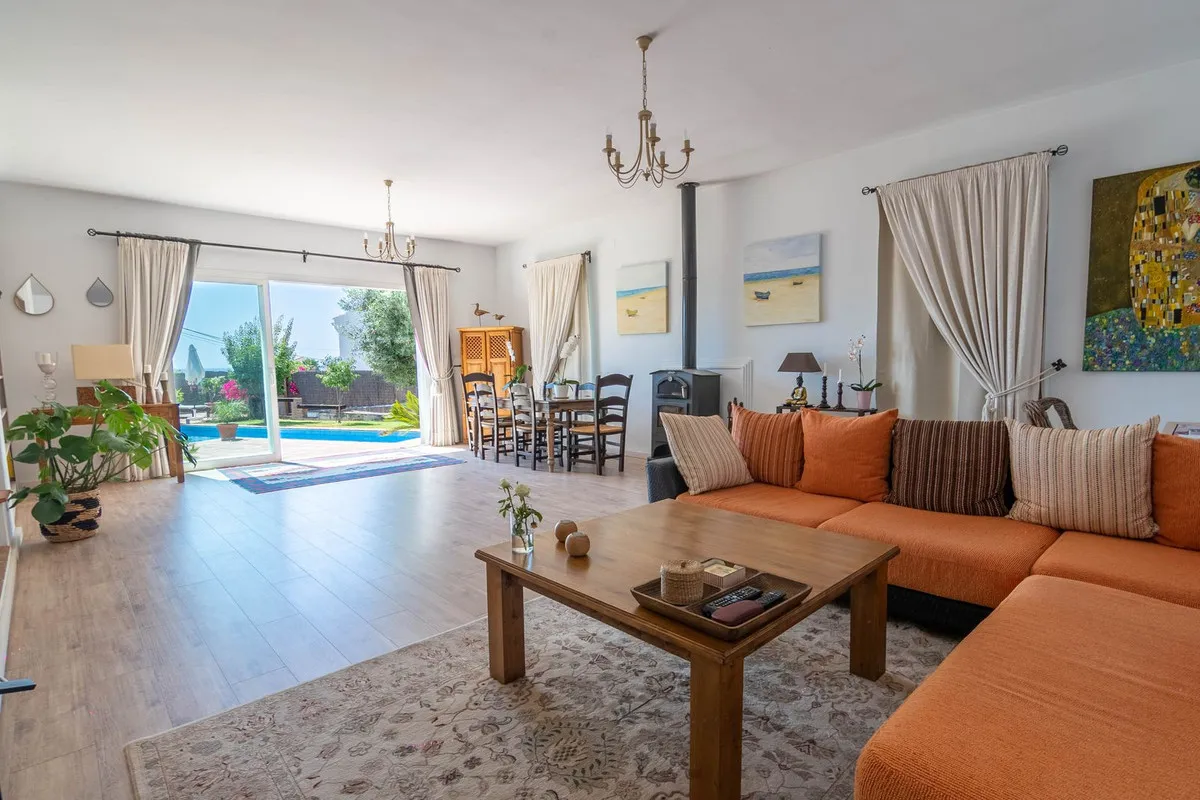 f8e6d306-cad8-4230-ae5f-c2464ab366ab