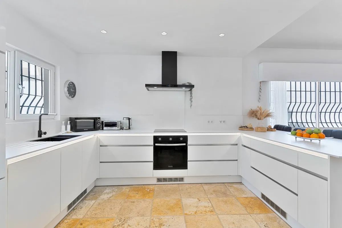 27515716-a679-444b-a6cf-2e2dee16f270