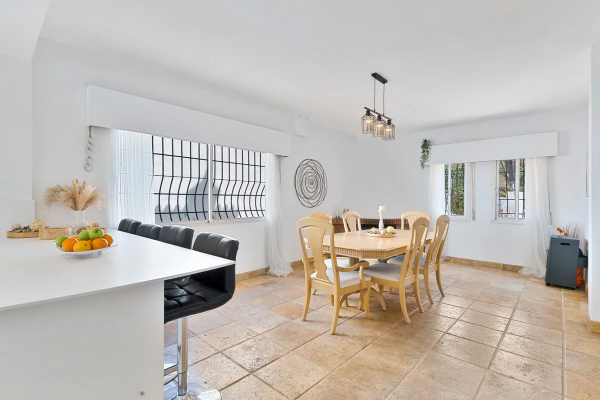 42dbf51c-23ef-45b8-8f9b-f36dcbf698a5