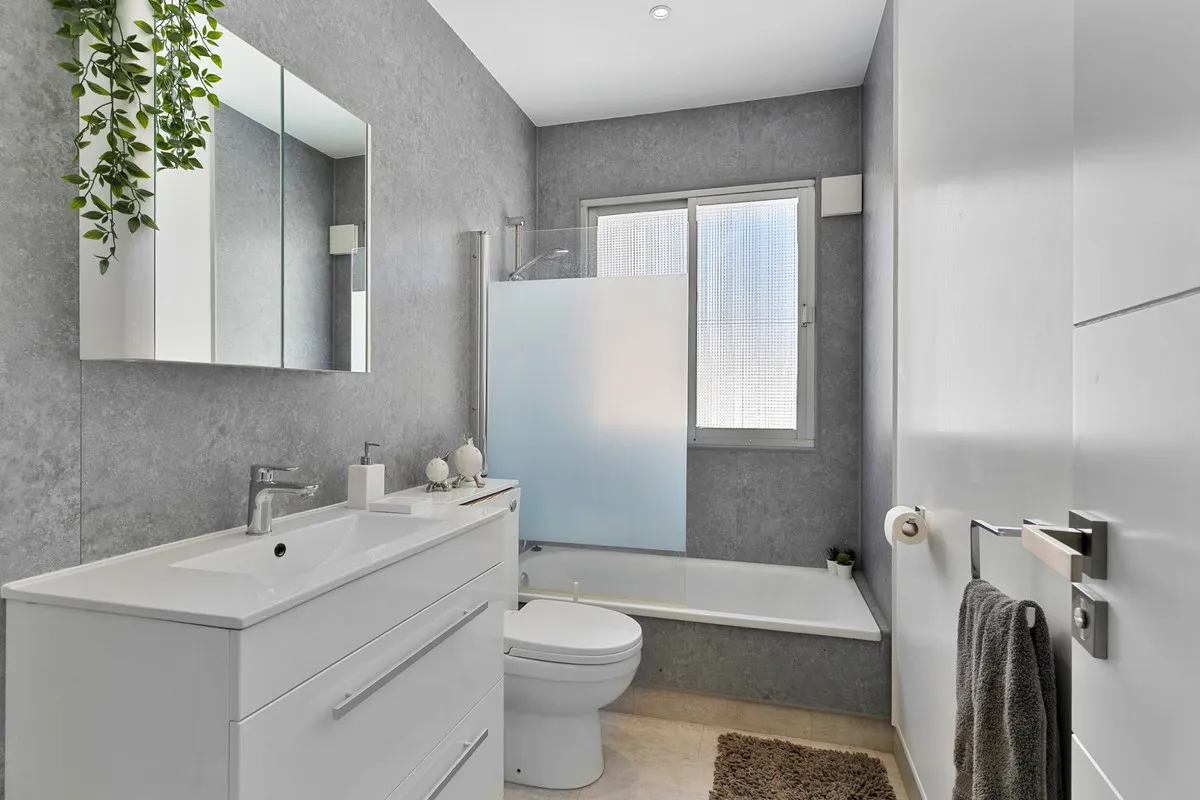 5e03028a-8efa-4213-95b7-2a92920e89d4