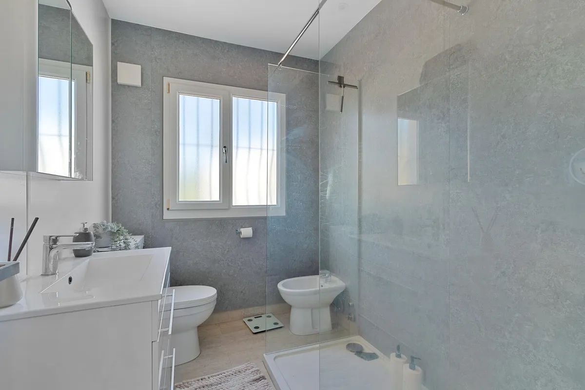 81b7ac98-f17f-4b3c-b73e-6ff207a86c40